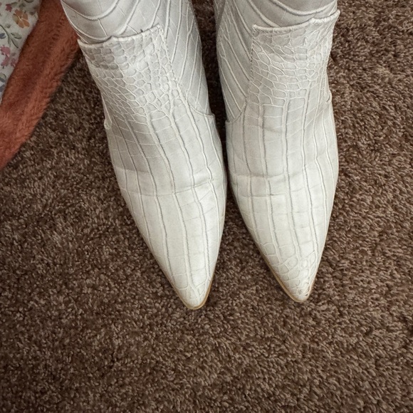 Grey boot - Picture 2 of 4